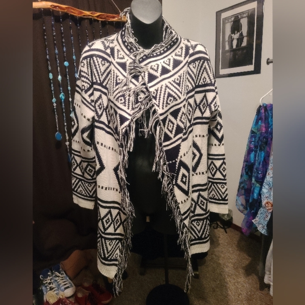 Chic Black and White Geometric Women's Cardigan